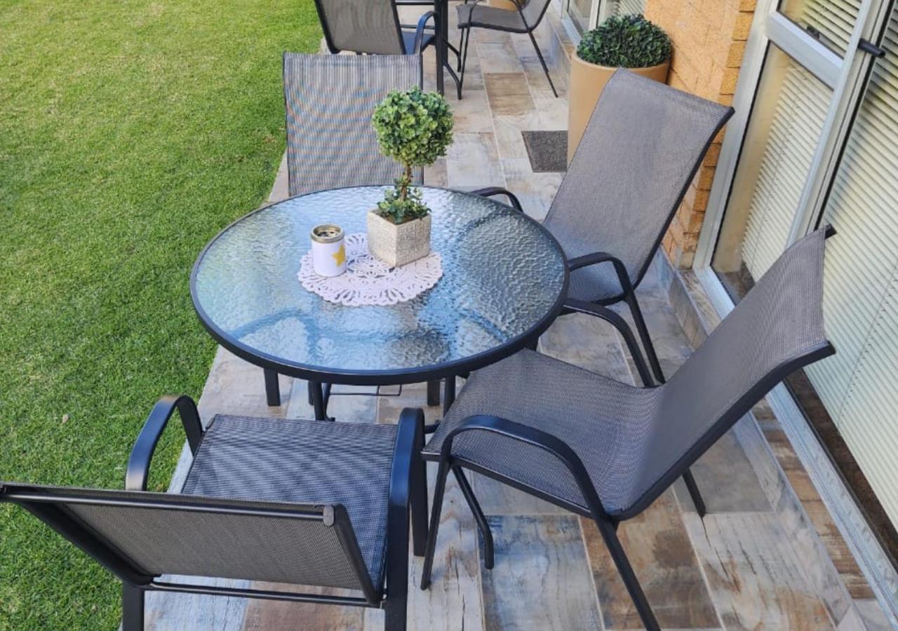 Villa Rose Cottages Блумфонтейн Екстер'єр фото