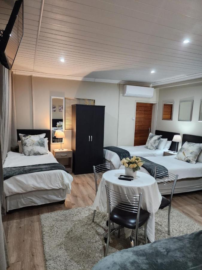 Villa Rose Cottages Блумфонтейн Екстер'єр фото