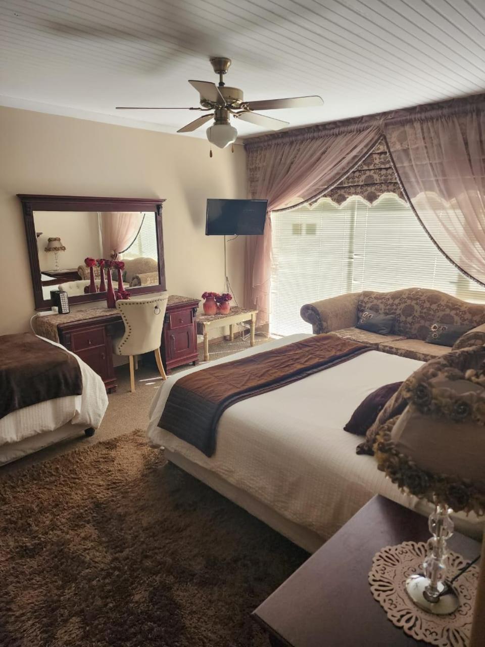 Villa Rose Cottages Блумфонтейн Екстер'єр фото